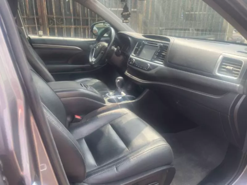 Toyota Highlander   - 2018