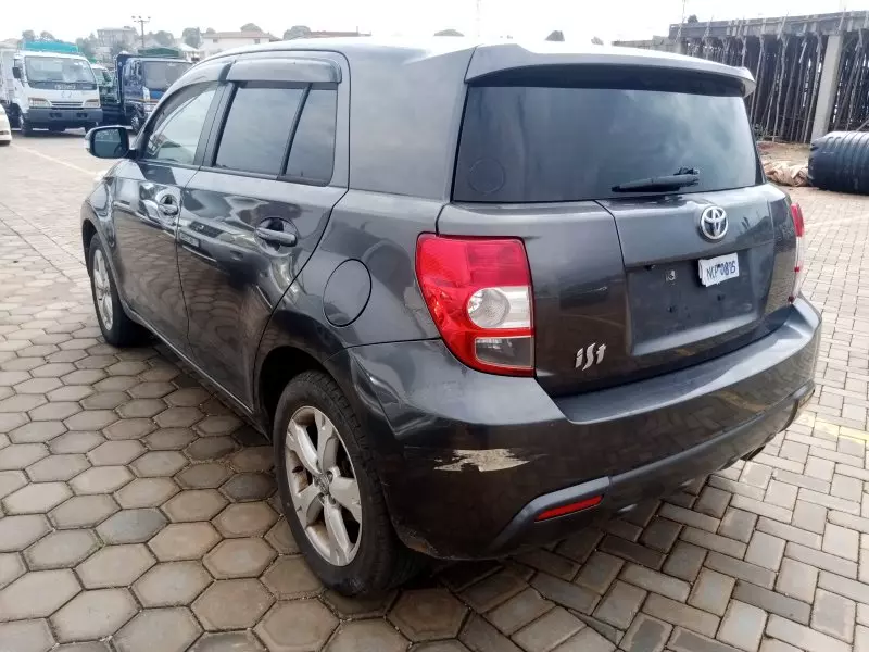 Toyota Ist    - 2012