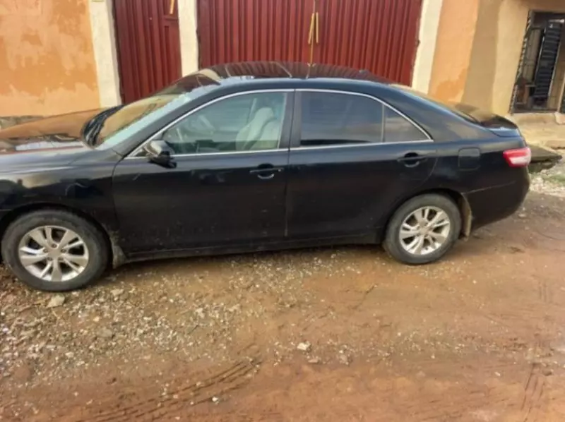 Toyota Camry   - 2010