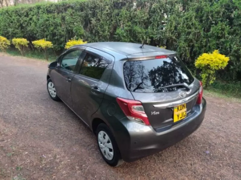 Toyota Vitz   - 2016
