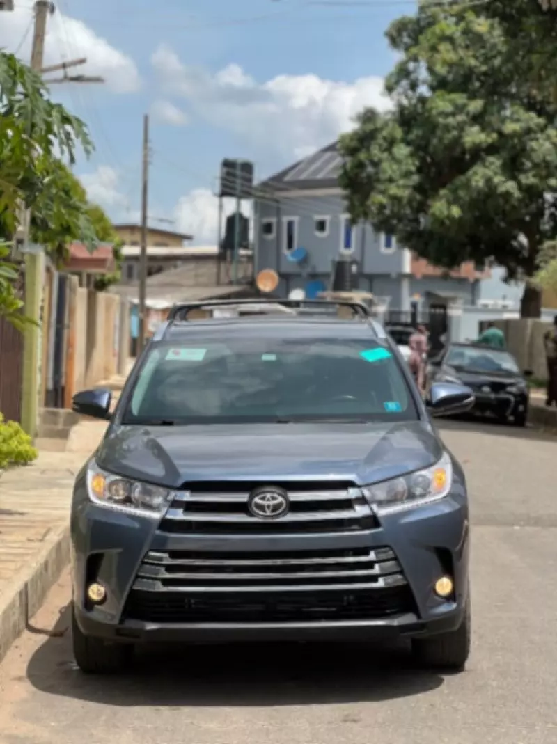 Toyota Highlander   - 2015