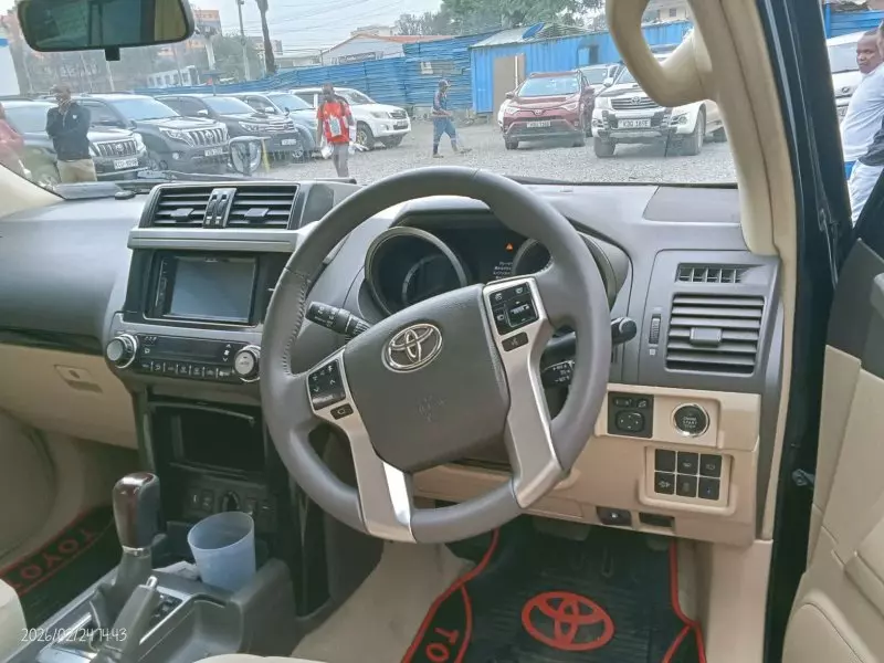Toyota Landcruiser Prado   - 2016