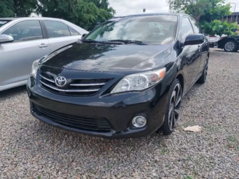 Toyota Corolla   - 2013