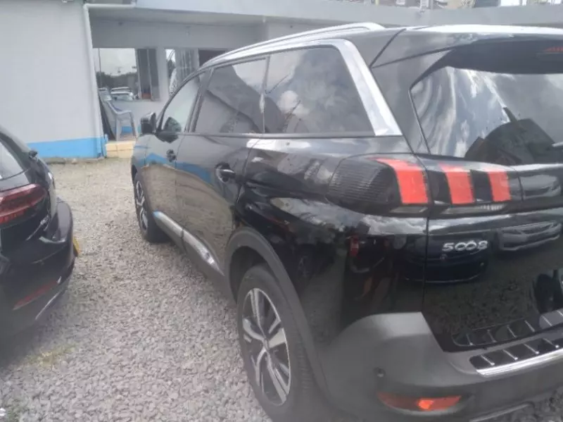 Peugeot 5008   - 2018