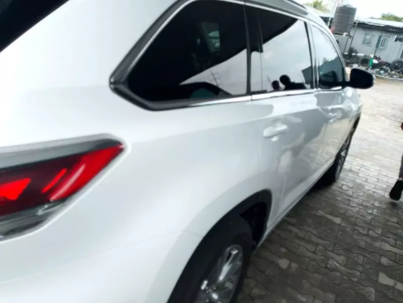 Toyota Highlander   - 2015