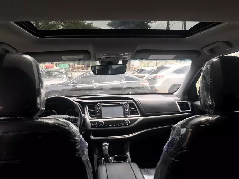 Toyota Highlander   - 2017