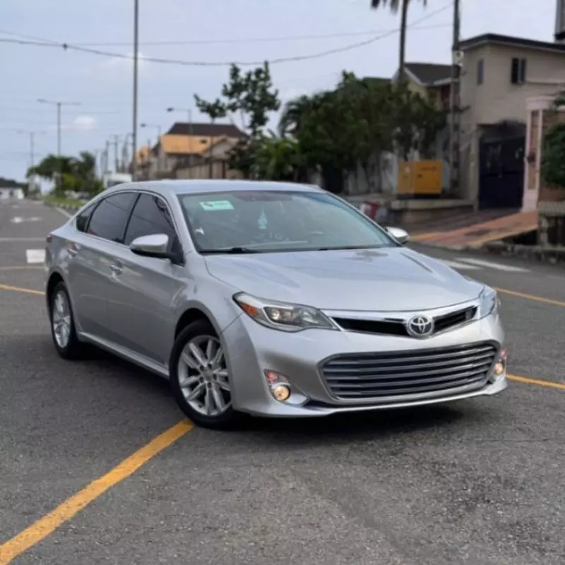 Toyota Avalon   - 2013