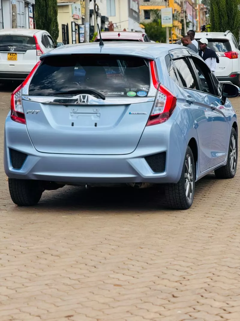 Honda Fit Hybrid    - 2017