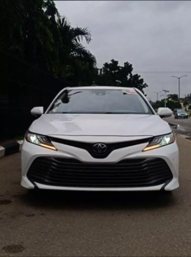 Toyota Camry   - 2018