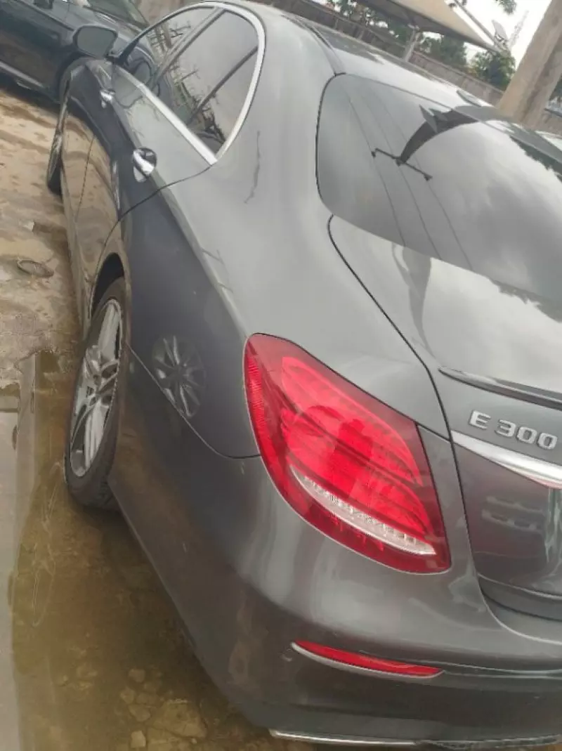 Mercedes-Benz E 300   - 2017