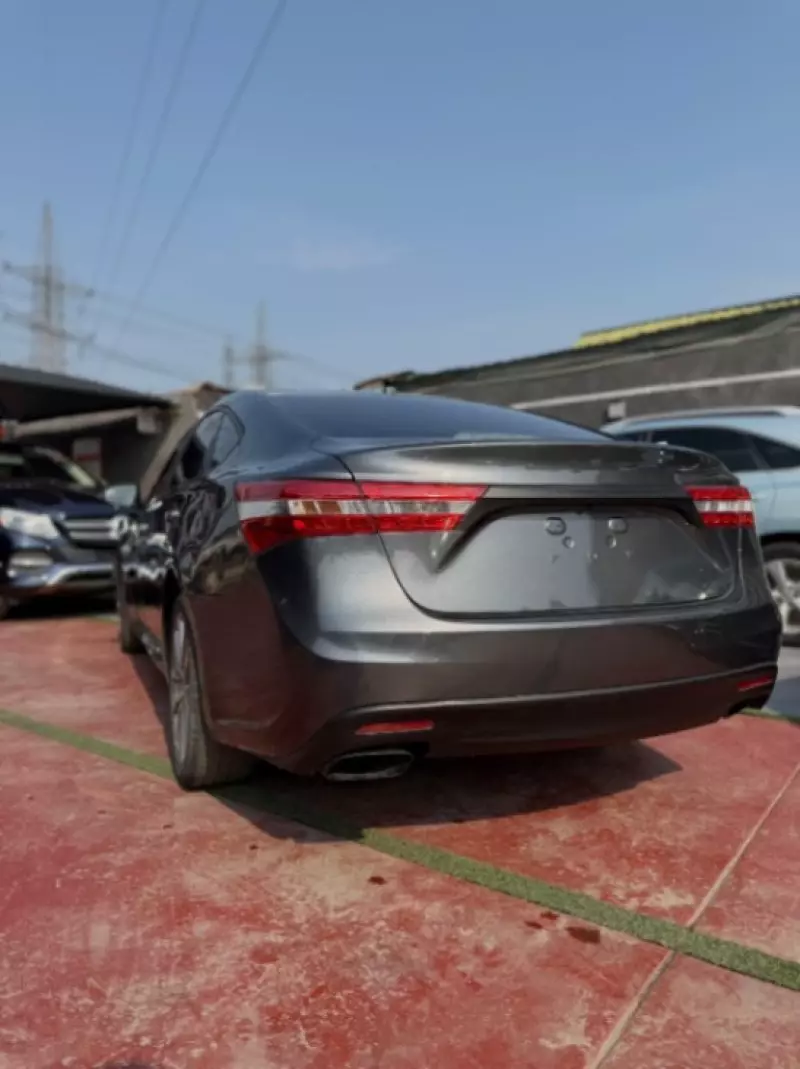 Toyota Avalon - 2014