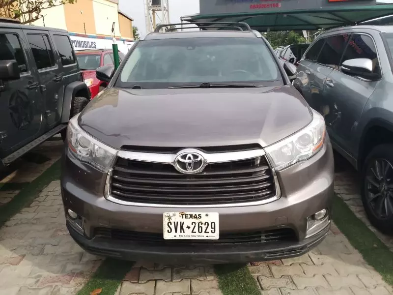 Toyota Highlander   - 2014