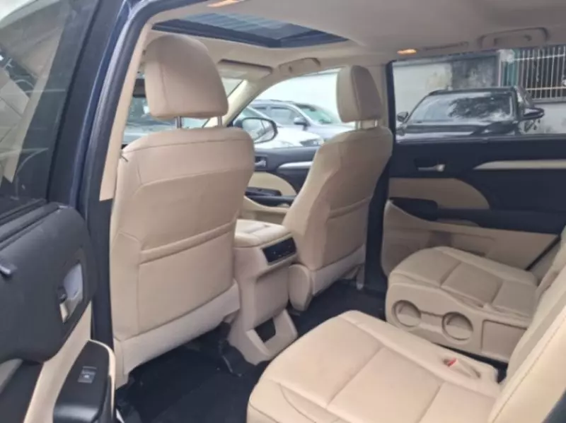 Toyota Highlander   - 2016