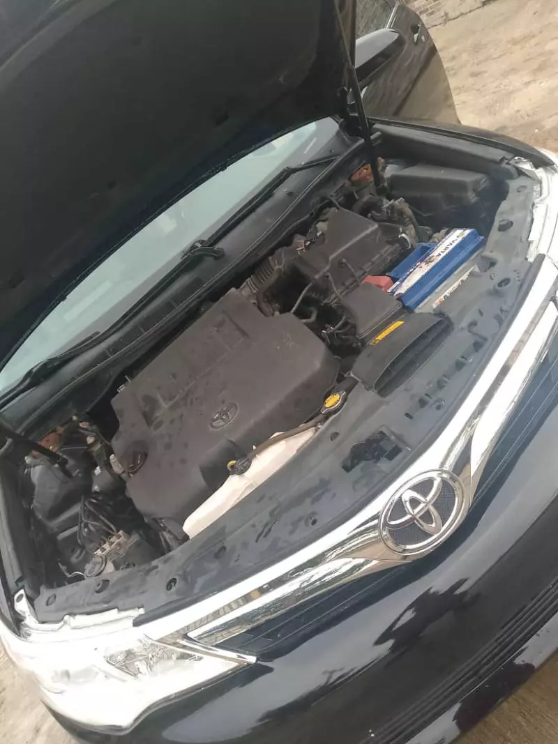 Toyota Camry   - 2013