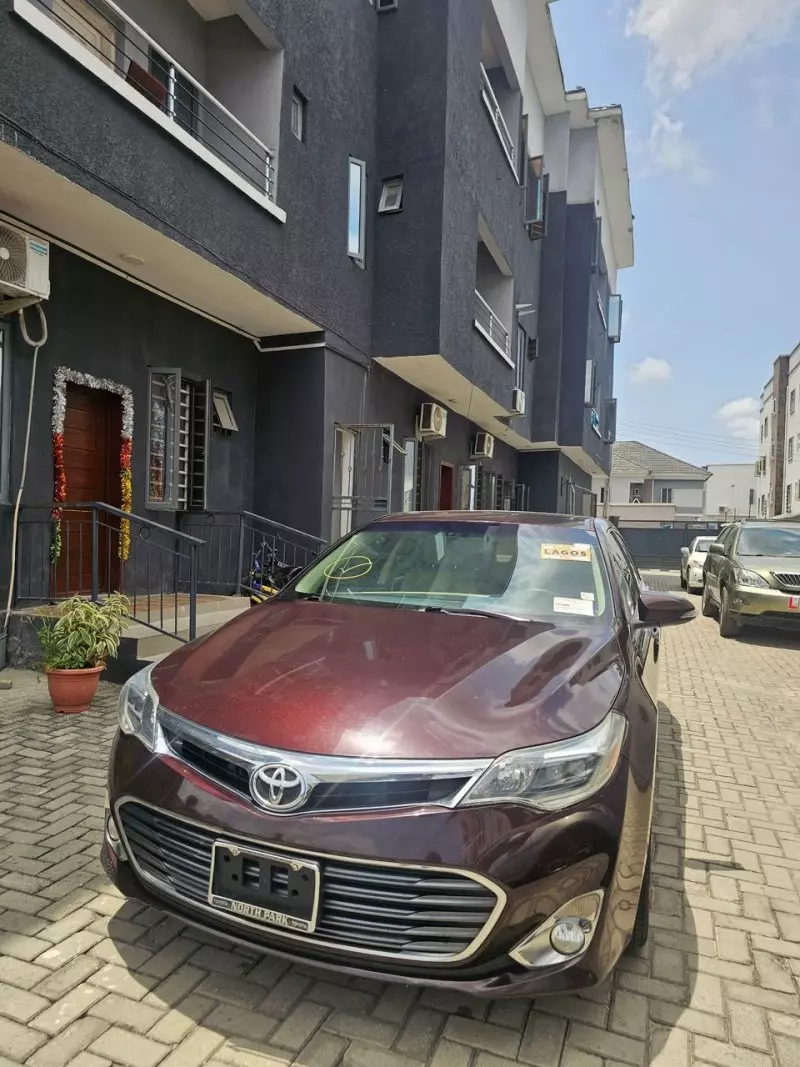Toyota Avalon   - 2013