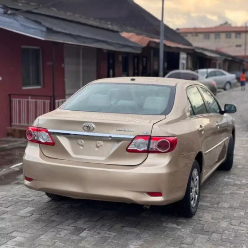 Toyota Corolla   - 2011