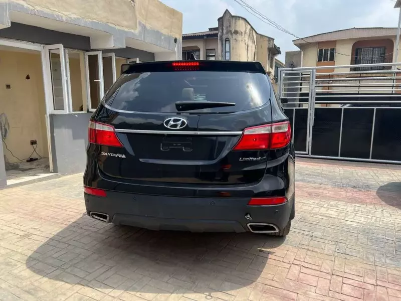 Hyundai Santa Fe   - 2013