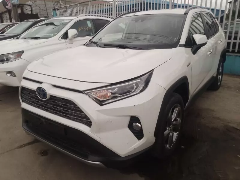 Toyota Rav 4 8AT 2.5l (Adventure Grade)   - 2020