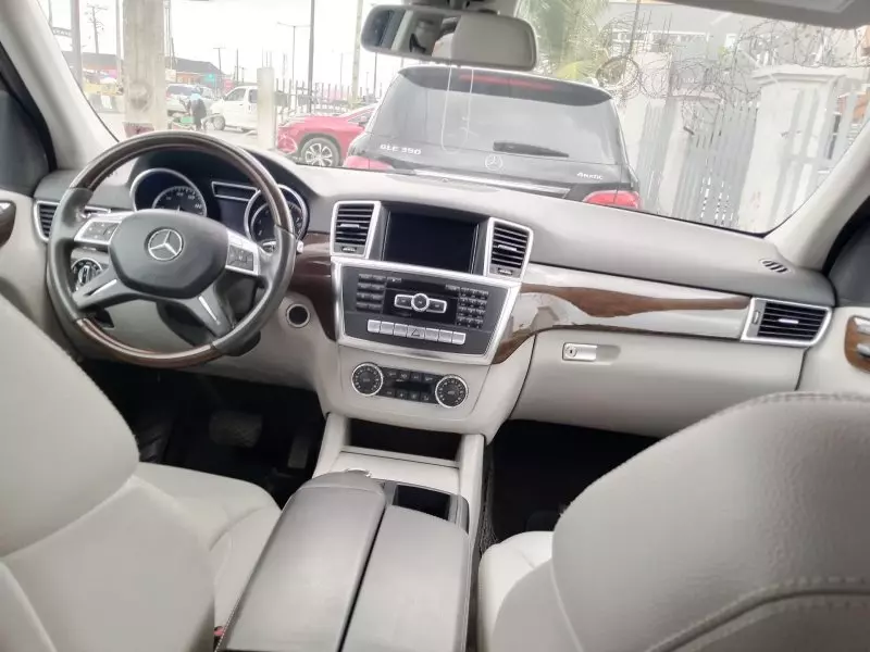 Mercedes-Benz ML 350   - 2012