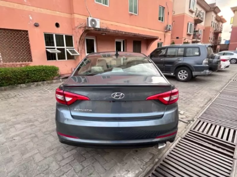 Hyundai Sonata   - 2015