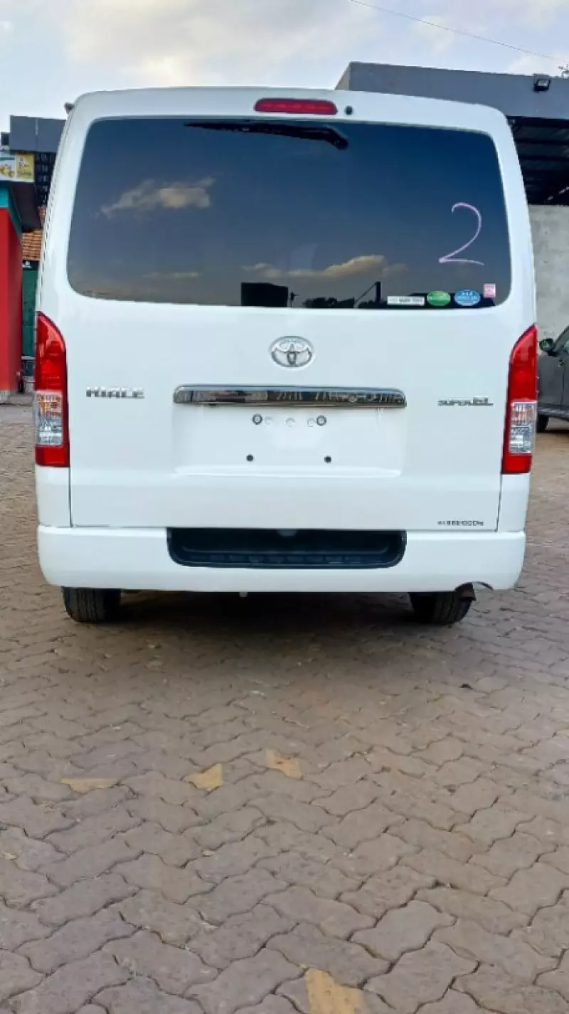 Toyota Hiace   - 2018