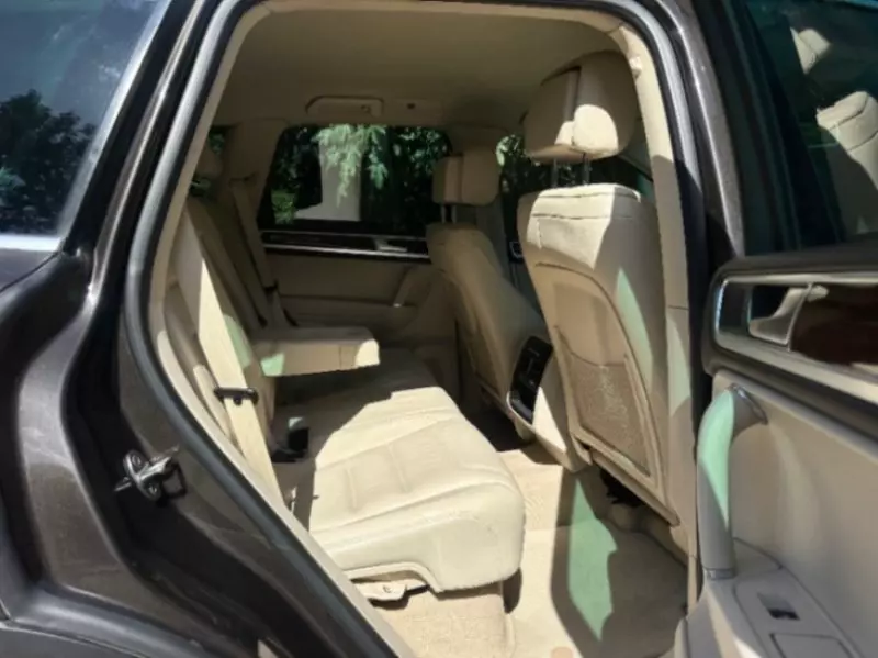 Volkswagen Touareg   - 2015