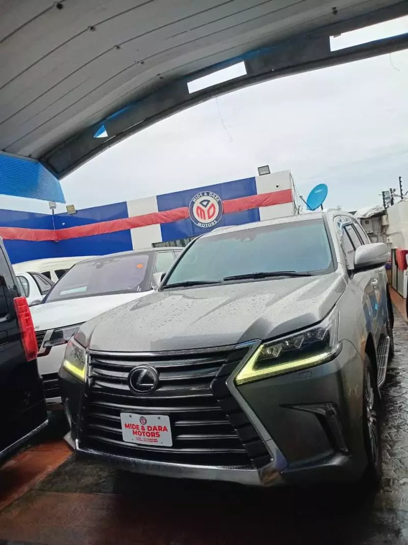 Lexus LX 570   - 2017