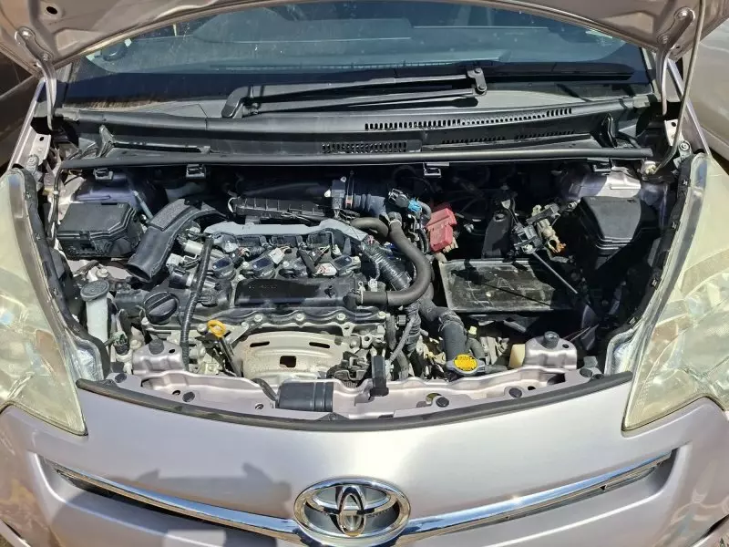 Toyota Ractis   - 2012