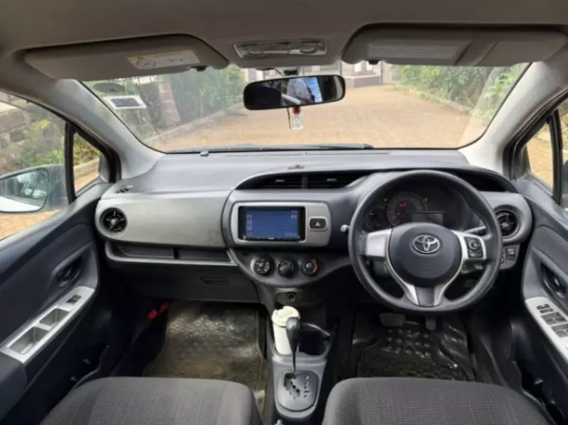 Toyota Vitz   - 2015
