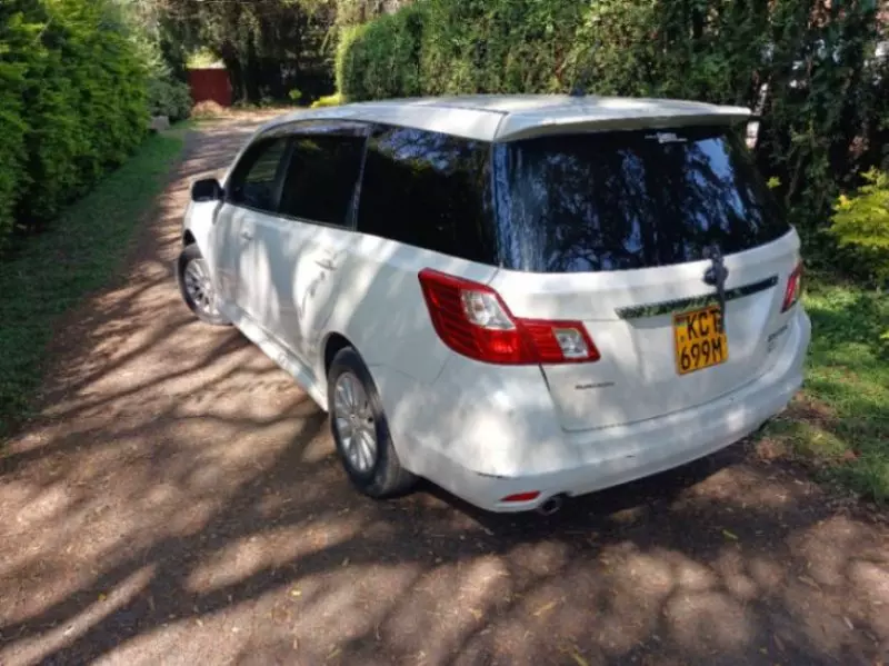 Subaru Exiga    - 2011