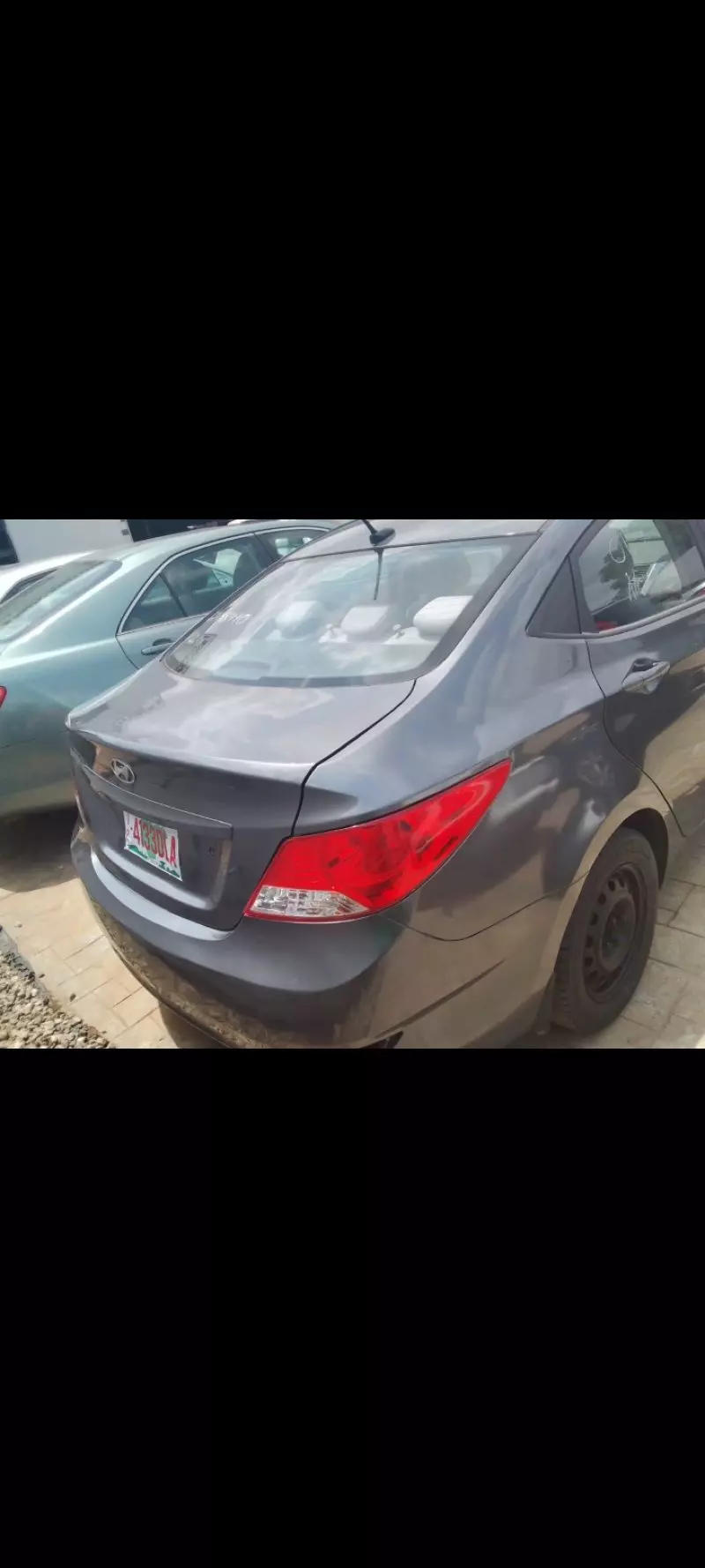 Hyundai Accent   - 2011