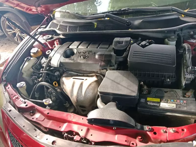 Toyota Camry   - 2010