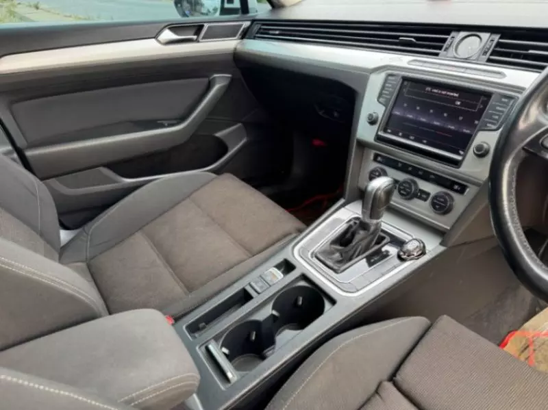 Volkswagen Passat   - 2017