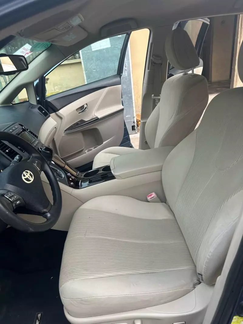 Toyota Venza   - 2011
