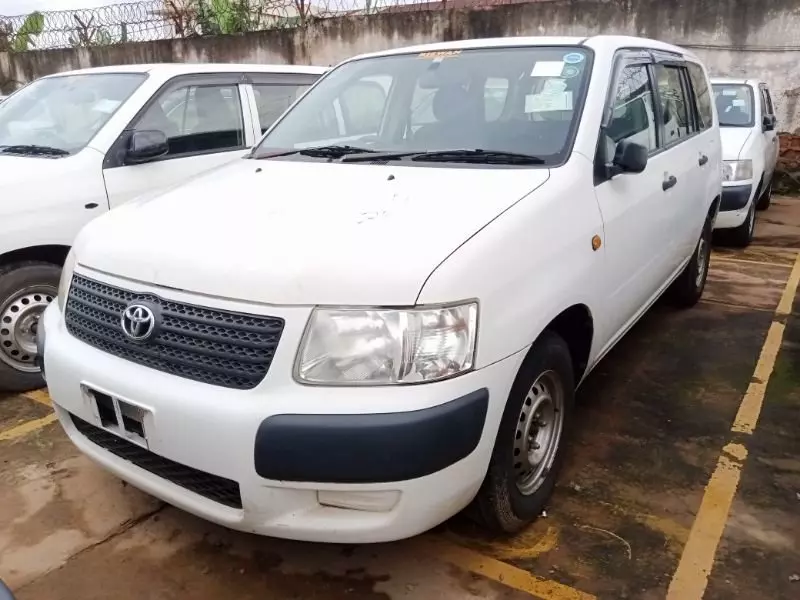 Toyota Succeed    - 2011