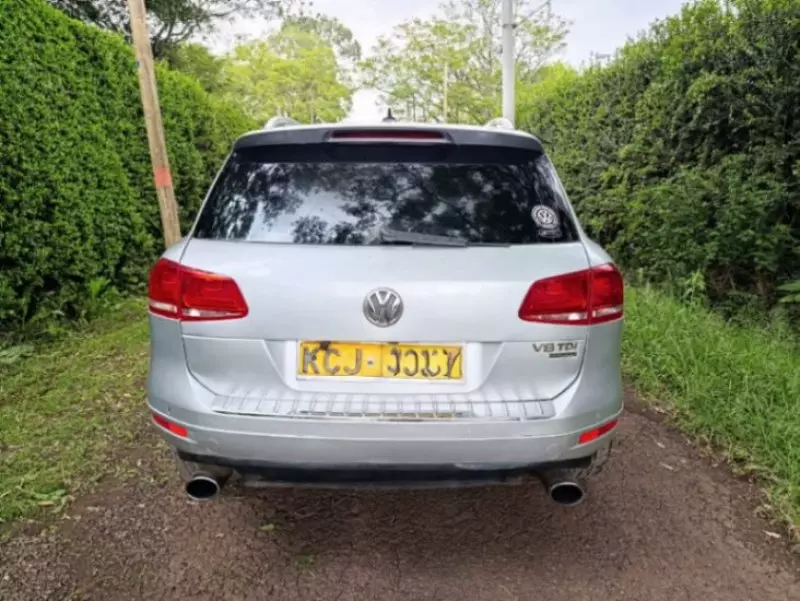 Volkswagen Touareg   - 2011