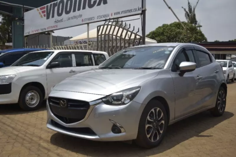 Mazda Demio   -