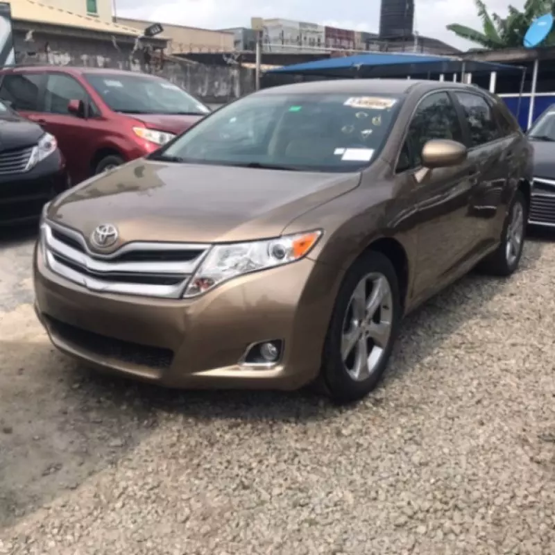 Toyota Venza   - 2011