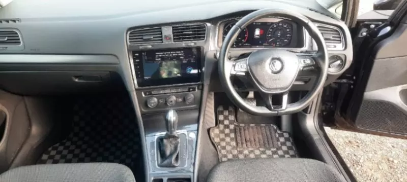 Volkswagen Golf   - 2018