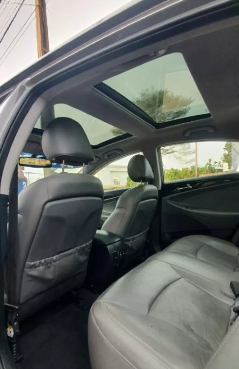 Hyundai Sonata   - 2013