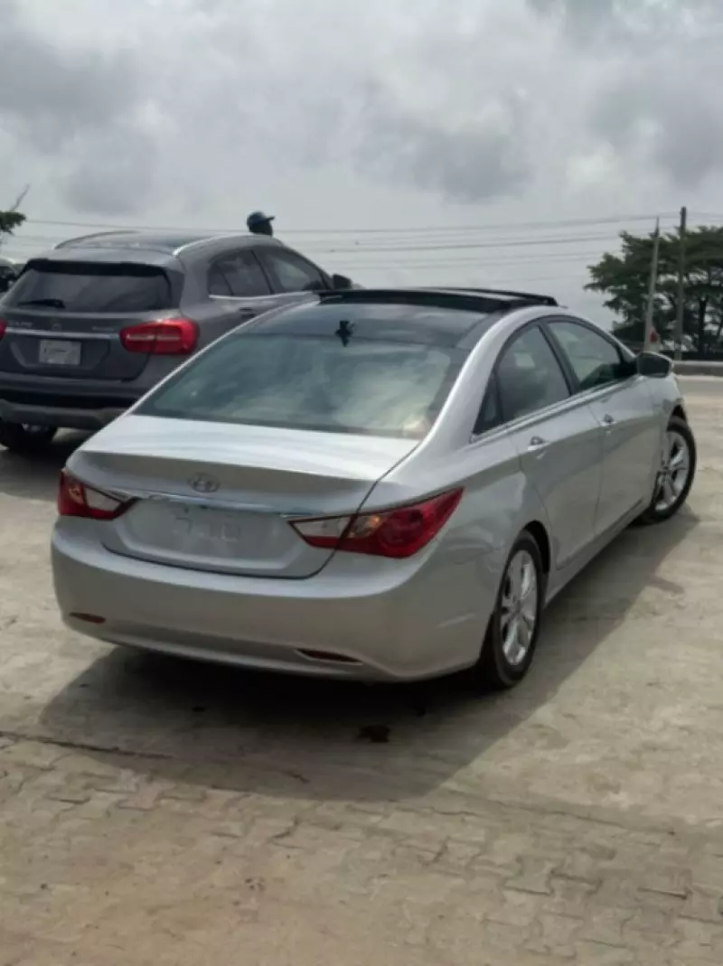 Hyundai Sonata   - 2014