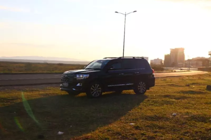 Toyota Landcruiser  V8   - 2020