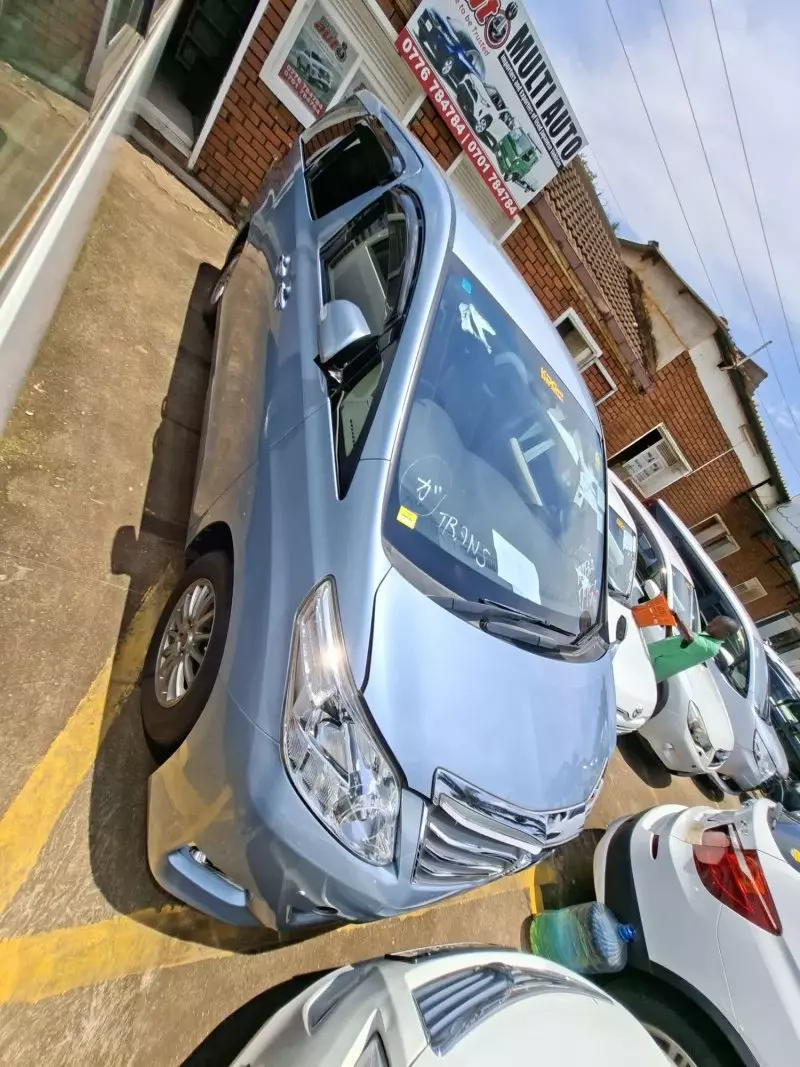 Toyota Alphard   - 2013