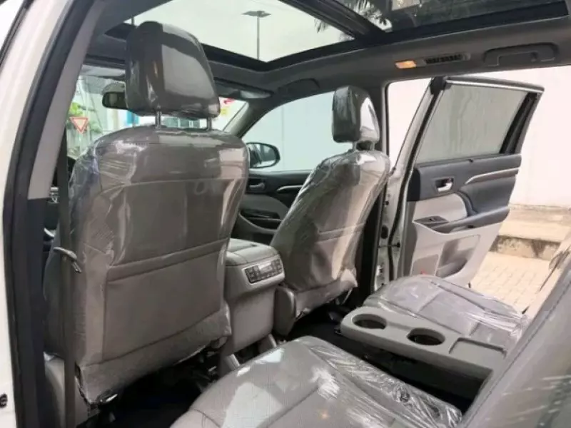 Toyota Highlander   - 2014