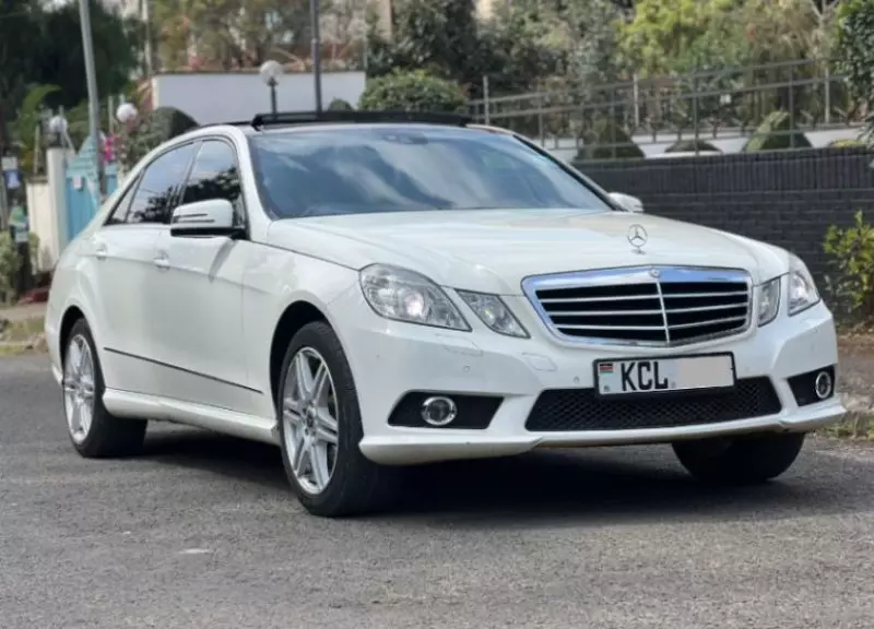 Mercedes-Benz E 250   - 2010