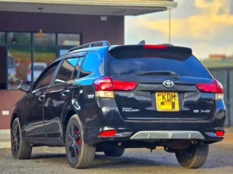 Toyota Fielder    - 2016