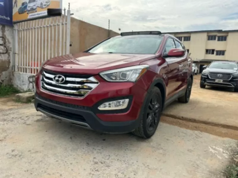 Hyundai Santa Fe   - 2013