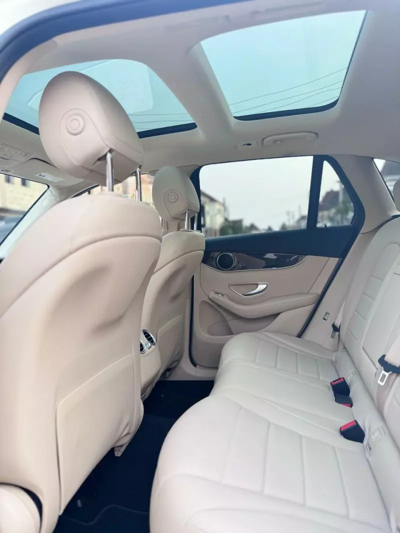 Mercedes-Benz GLC 300   - 2017