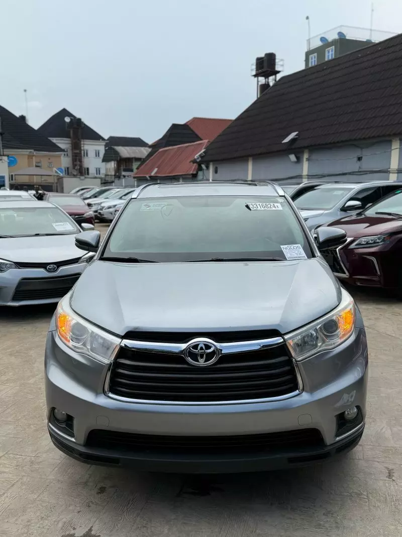 Toyota Highlander   - 2014