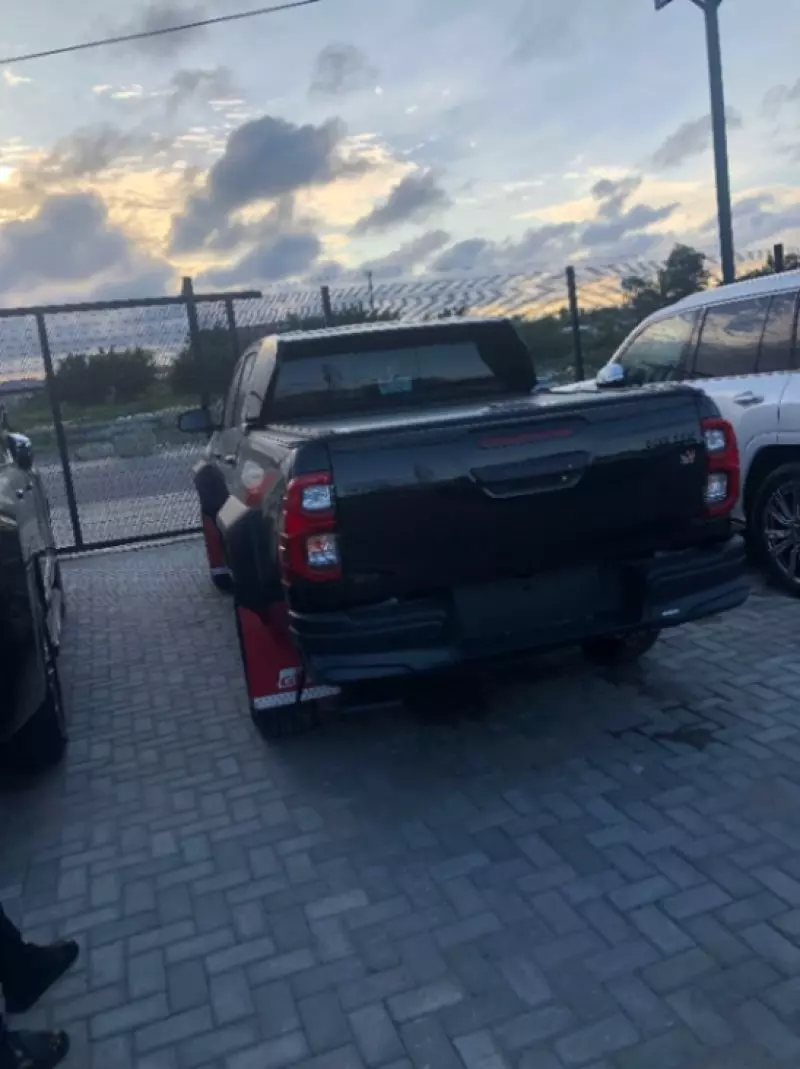 Toyota Hilux Surf - 2025